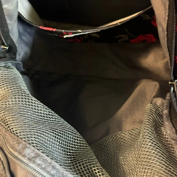 Vaschy Black Backpack with Red Roses - Picture 5 of 8